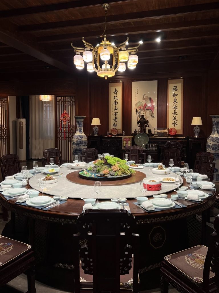 Feast 1cea5f2b12a31585c983b93f1a867737 4