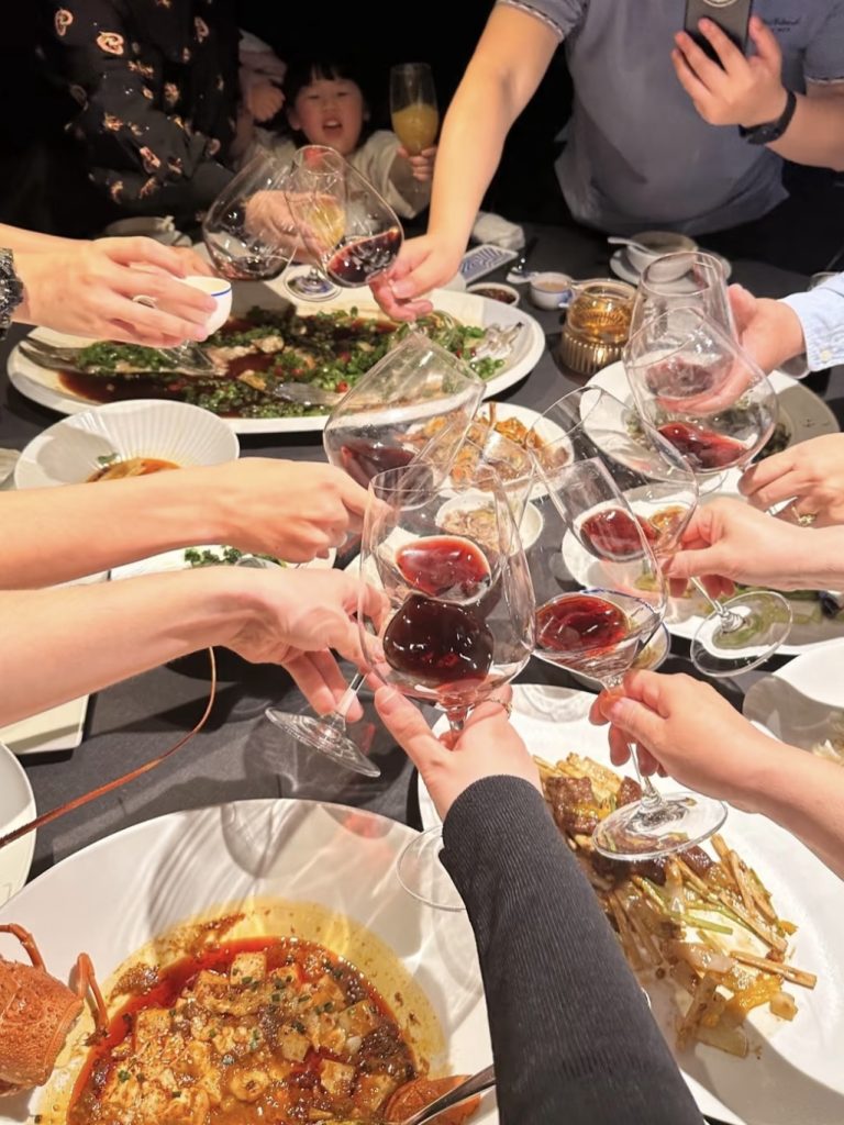 Feast 93cb8a0d89b335f44ad85319842a1be8 2